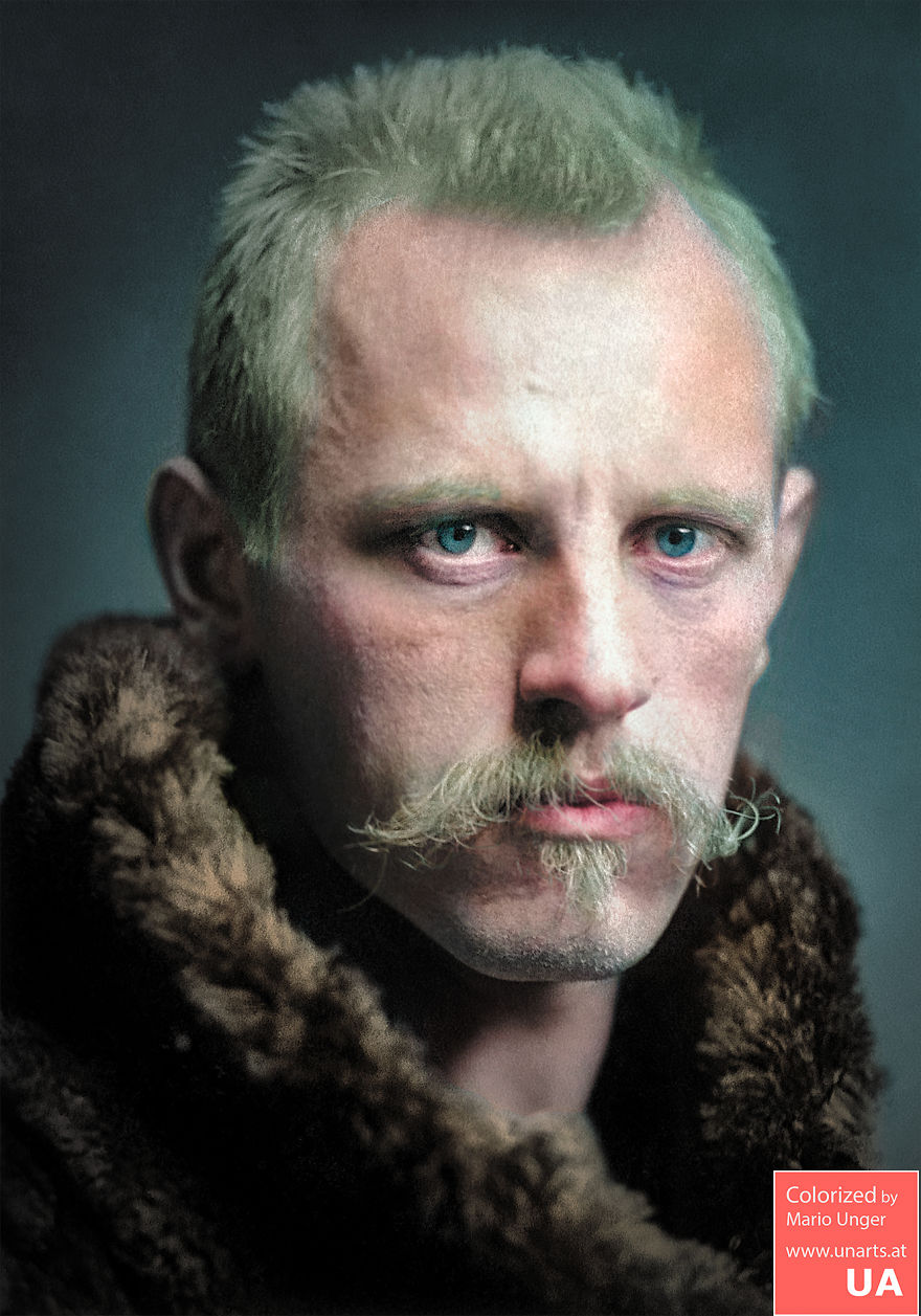 Man Spends More Than 3000 Hours Colorizing Old Black White
