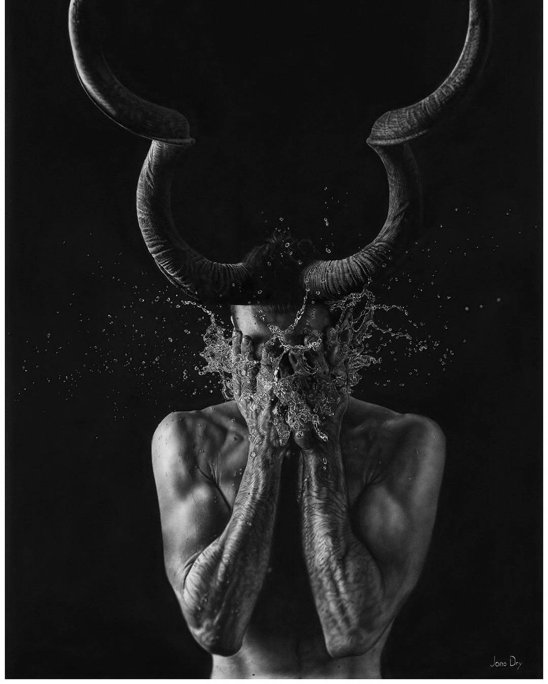 Artist S Giant Pencil Drawings Blur The Line Between Hyperrealism And Surrealism Artfido